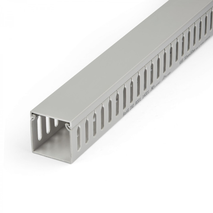 StarTech.com Canaleta para Cableado con Ranura Abierta y Tapa, 50 mm An x 50 mm Al - 2 m Lar - Ranuras de 8 mm,...